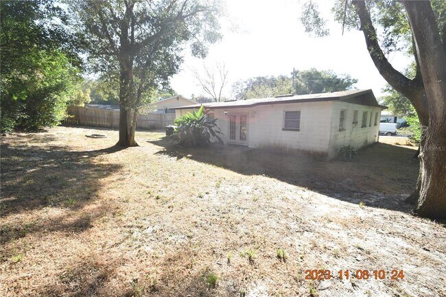 Building Photo - 8320 Oleander Ln