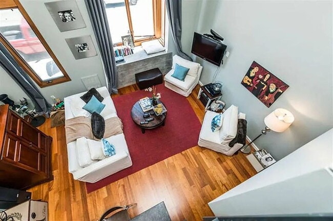 Building Photo - "Charming 1-Bedroom Oasis in the Heart of San Francisco!"