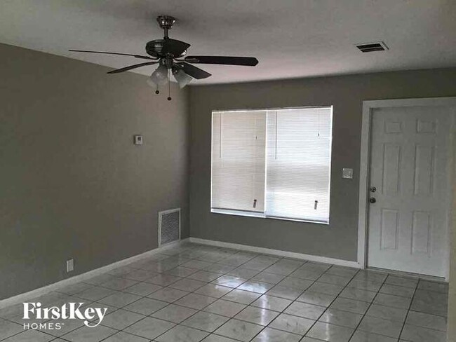 Foto del edificio - 405 E Gateway Blvd