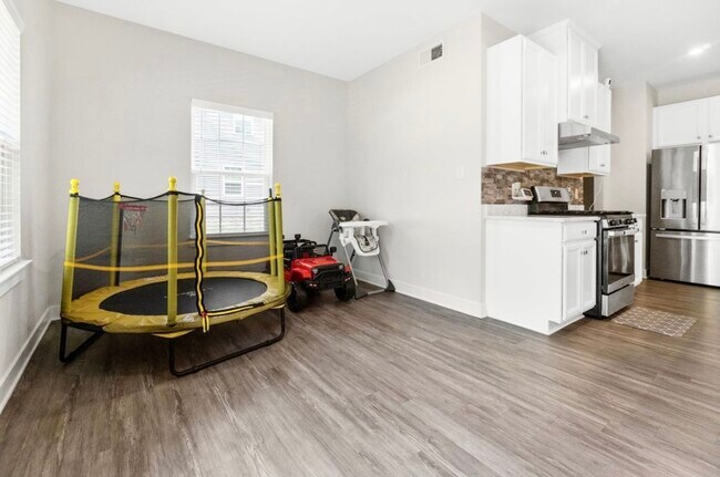 Foto del edificio - 16043 Cambria Cove Blvd