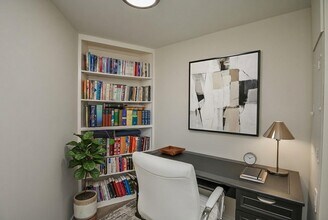 Building Photo - 15 Greenway Plz