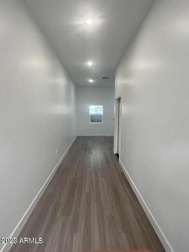 Foto del edificio - 615 N 6th Ave