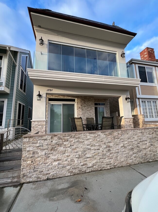 Building Photo - 1721 W Balboa Blvd