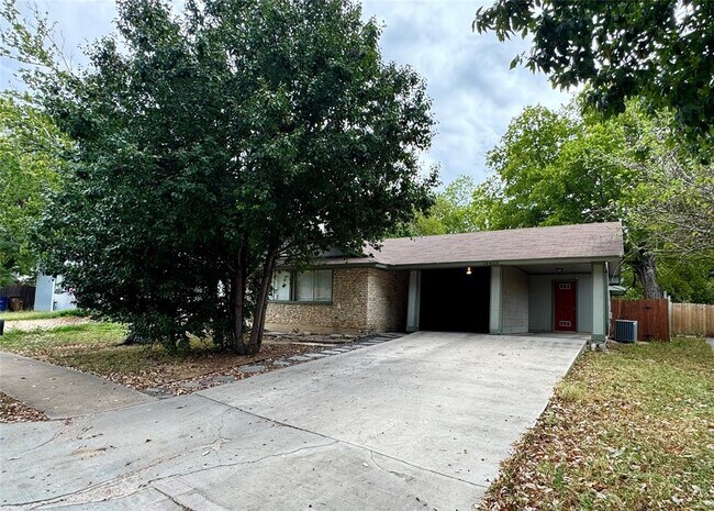 Foto del edificio - 10613 Golden Quail Dr