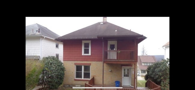 Building Photo - 271 Linden Ave