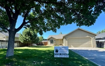 Building Photo - 3025 SW Reindeer Ave