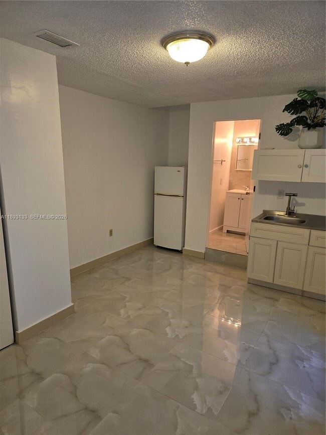 Building Photo - 4716 SW 1st St