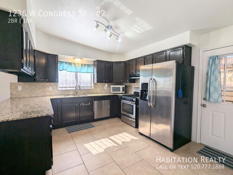 Foto principal - Beautiful 2Bed/1Bath Home at the Menlo Par...