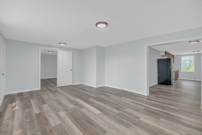 Building Photo - 1614 Ave M 1/2