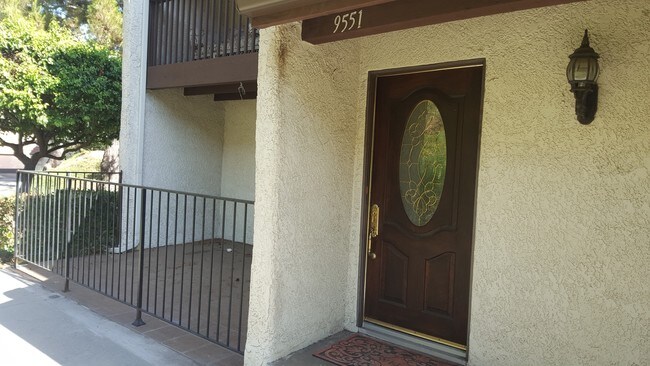 Private entry/patio/balcony - 9551 Vía Ricardo