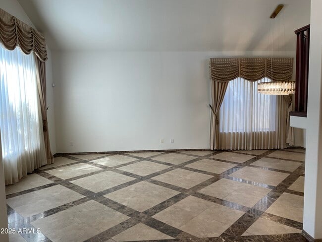 Building Photo - 5422 E Muriel Dr