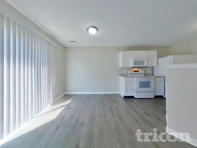Foto del edificio - 4518 Redcliff S Ln