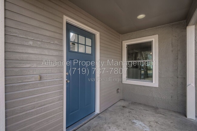 Building Photo - 806 Alexander Rd