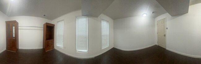 Foto del edificio - 8xxx Barrett Rd