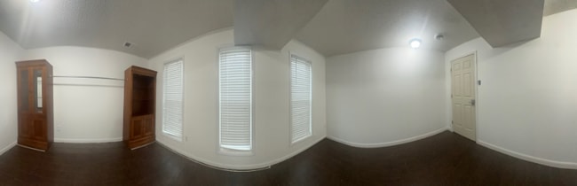 Photo - 8xxx Barrett Rd House