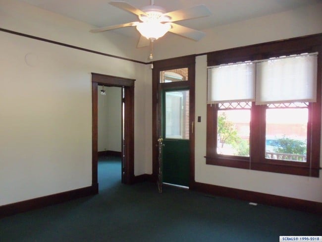 Building Photo - 301 N Pinos Altos St
