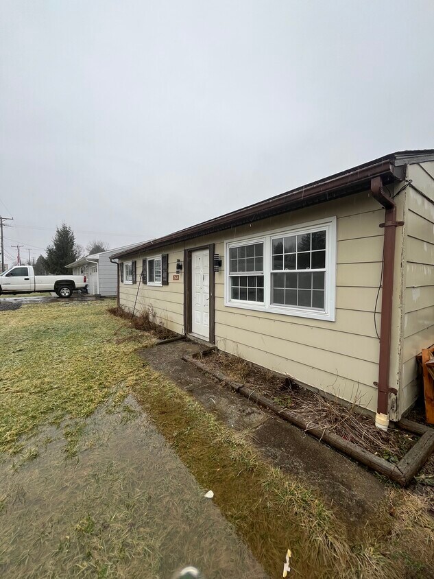 Primary Photo - 168 Meadow Rd