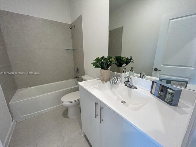 Building Photo - 213 SW 159th Way
