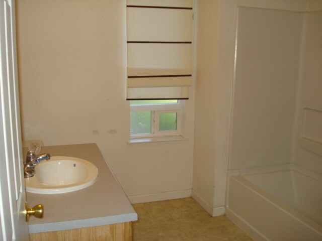 Building Photo - 3913 Clearacre Lane #141