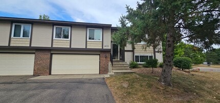 Building Photo - 2870 Castleford Ct