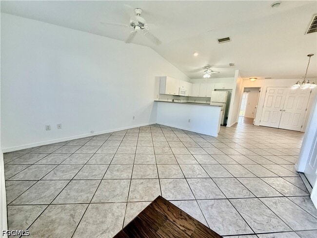 Building Photo - 109 NE 16th Pl