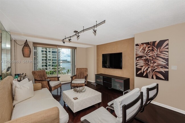 Building Photo - 770 Claughton Island Dr