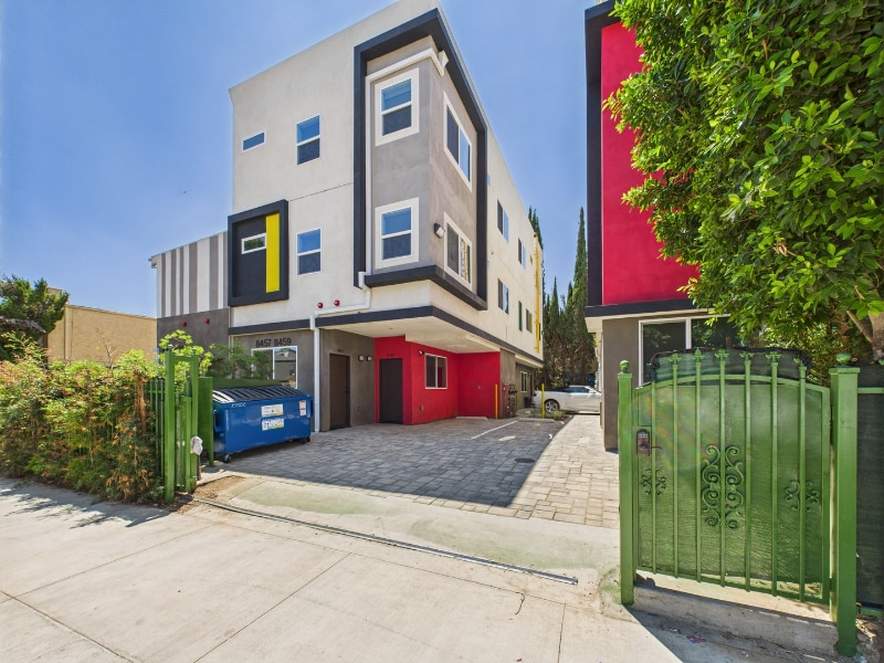 Primary Photo - 8457 Langdon Ave