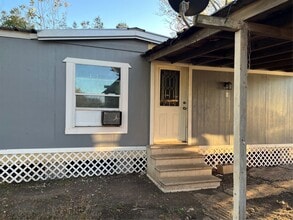 Building Photo - 305 7th St