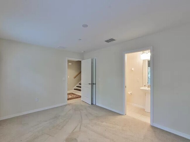 Building Photo - 10144 Arbor Run Dr