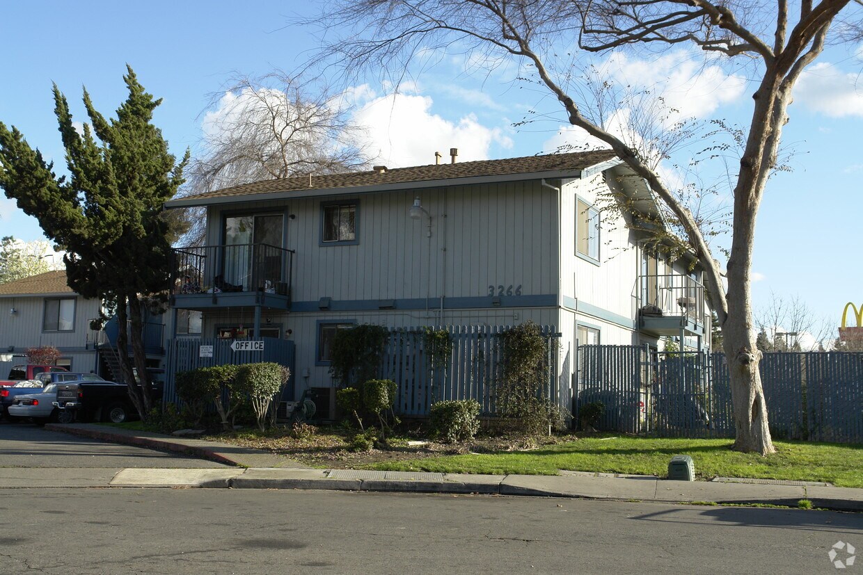 Sunburst Apartments Stockton, CA