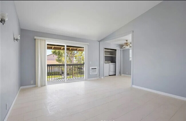 Foto del edificio - 23232 Orange Ave