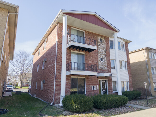 Building Photo - 17754 Rosewood Dr