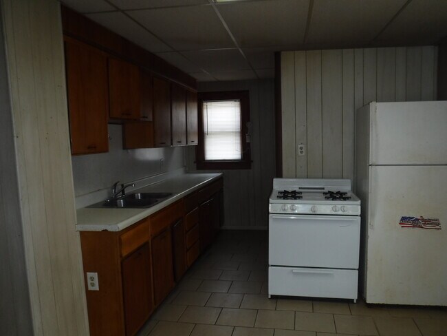 Building Photo - 2419 Seneca St