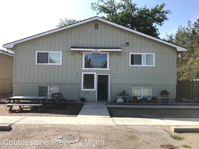 Building Photo - 2 br, 1 bath Apartment - 247 E 3rd St