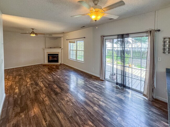 Foto del edificio - Welcome to this beautiful home located in ...