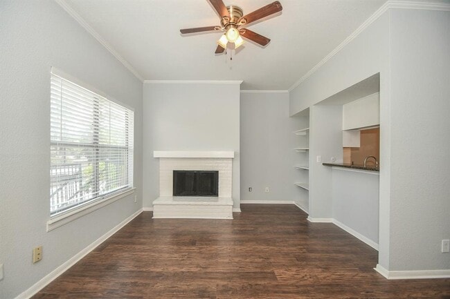 Building Photo - 728 Bering Dr