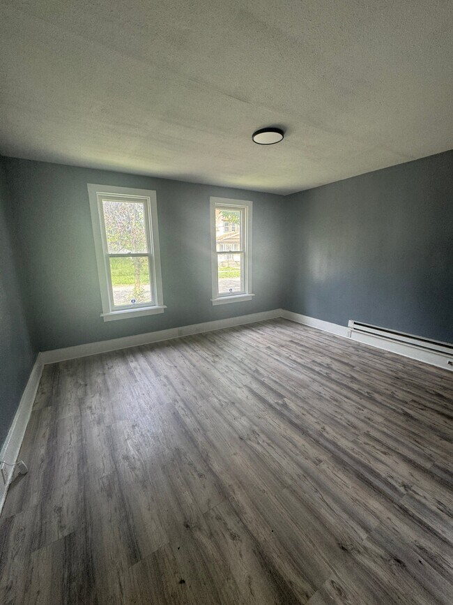 Foto del edificio - 124 Everett St