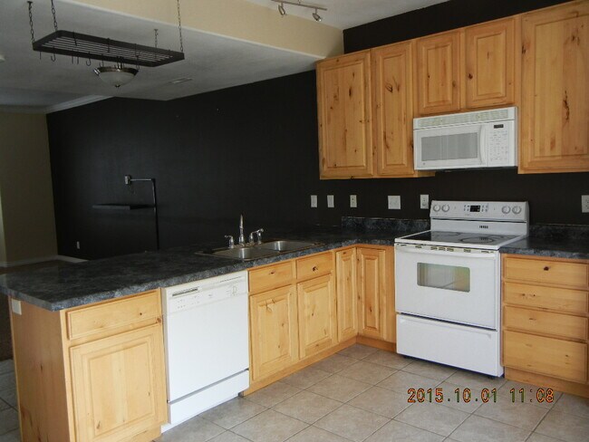 Building Photo - 336 E 950 S