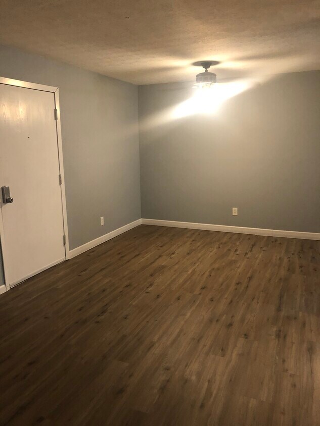Foto principal - 27413 Westown Blvd