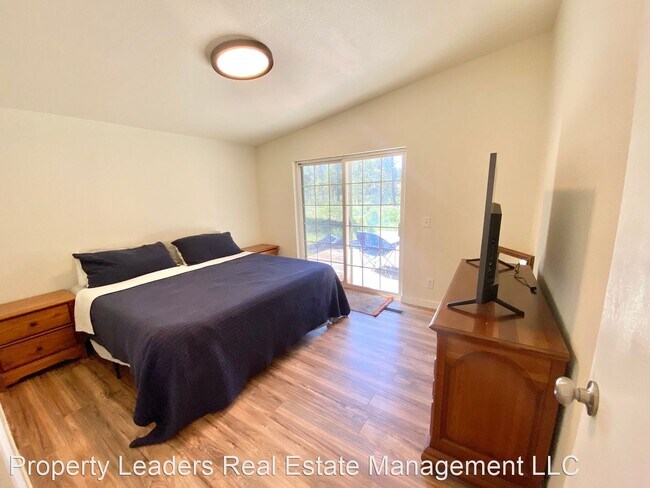 Building Photo - 2 br, 1 bath House - 54735 Wolf Street