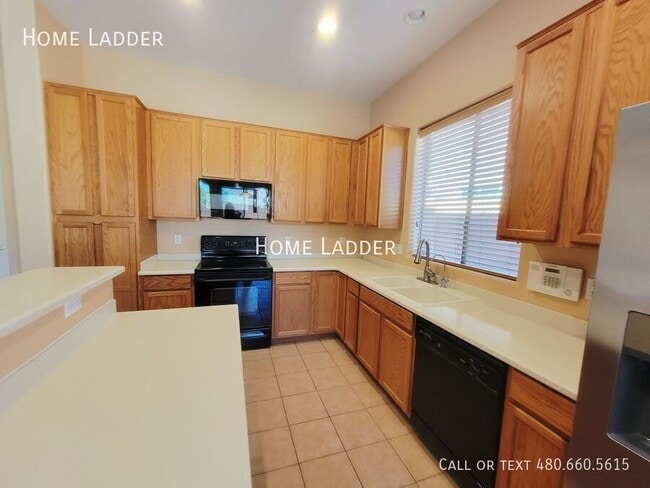 Building Photo - 8348 W Andrea Dr