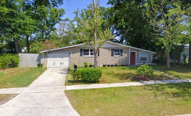 Building Photo - 7227 Stonehurst Rd N