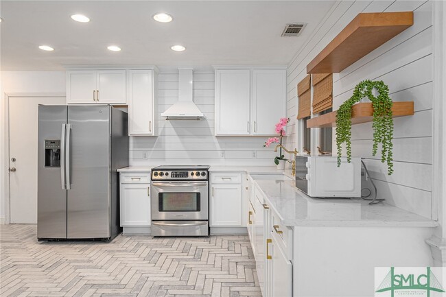Building Photo - 9 Bowline Ct