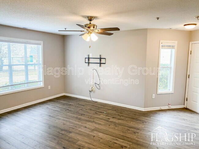Foto del edificio - 531-B Spring Forest Rd