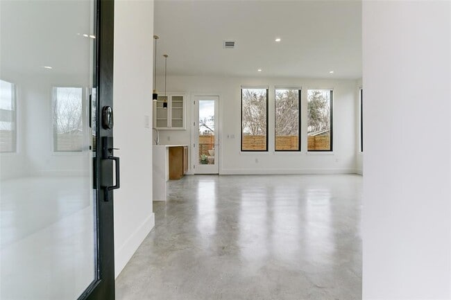 Building Photo - 4403 Hank Ave