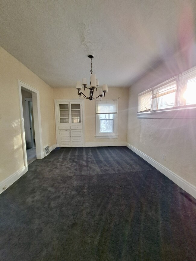 Building Photo - 1122 Beaumont Ave