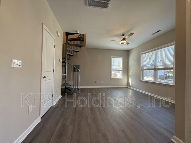 Building Photo - 1505-C Juniper St
