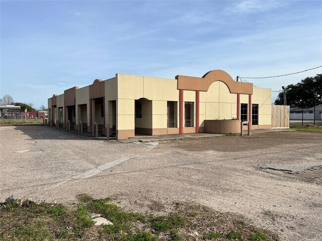 Building Photo - 507 S Main St