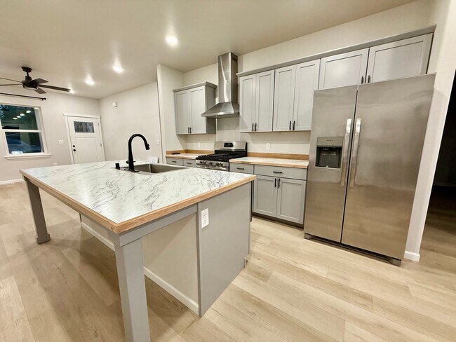 Foto del edificio - 630 Wortham Ave