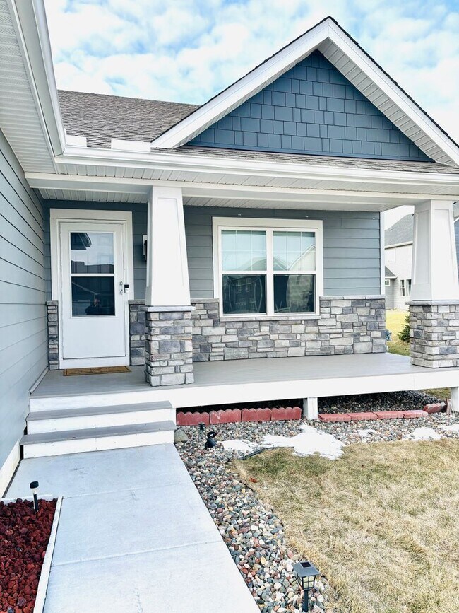 Foto del edificio - Amazing updated 4 bed house in Lakeville!